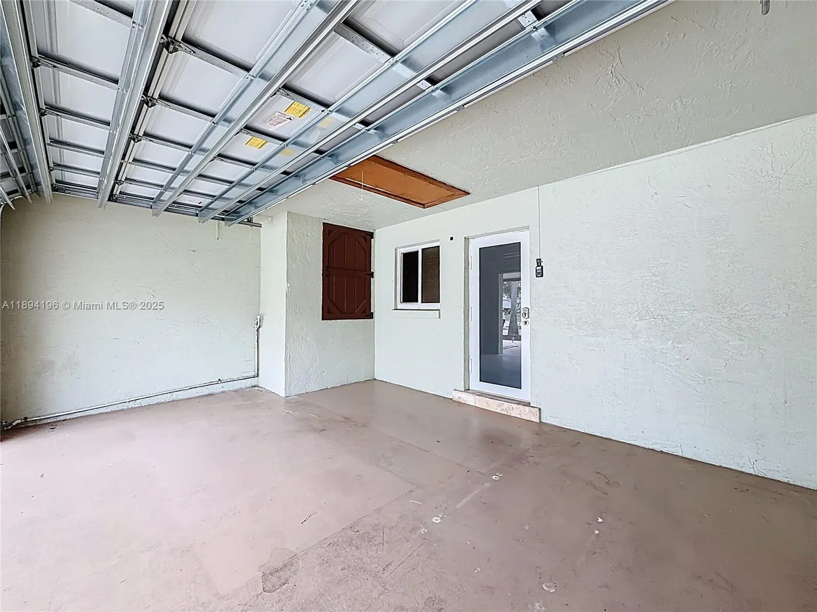 5511 NE 18th Ter
