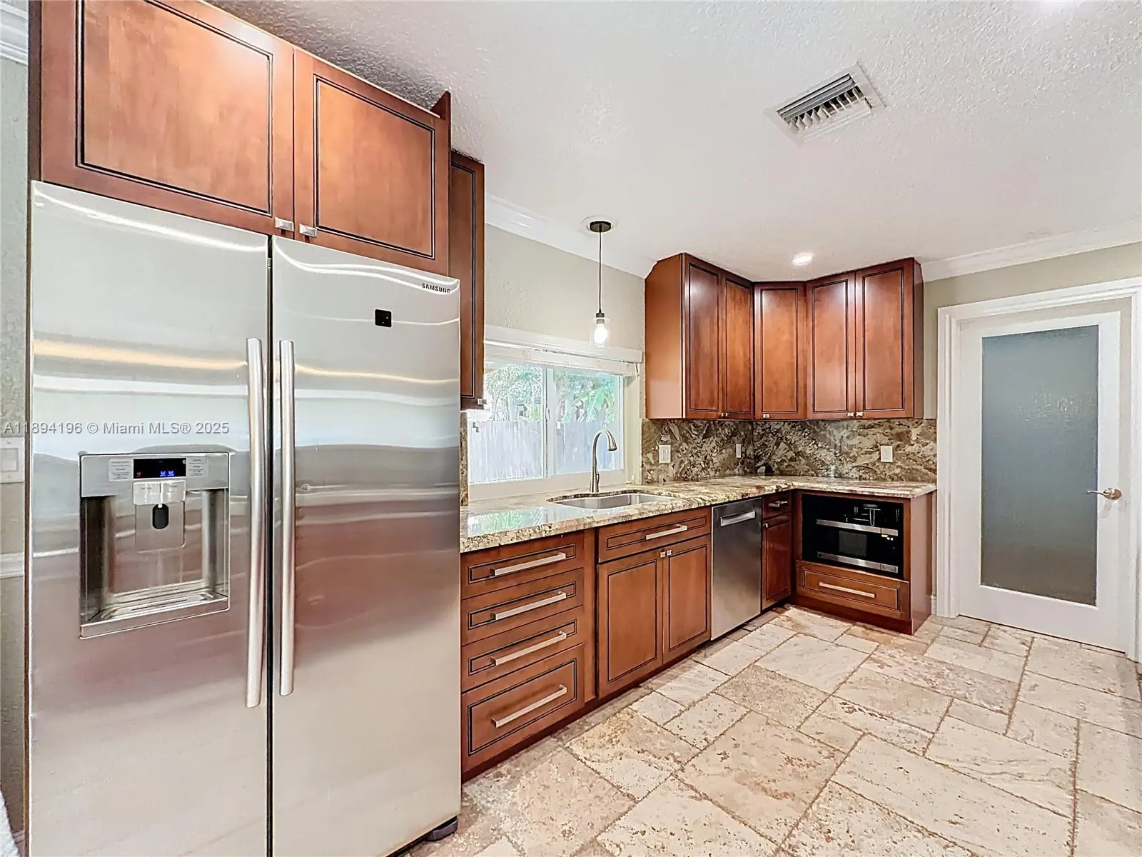 5511 NE 18th Ter