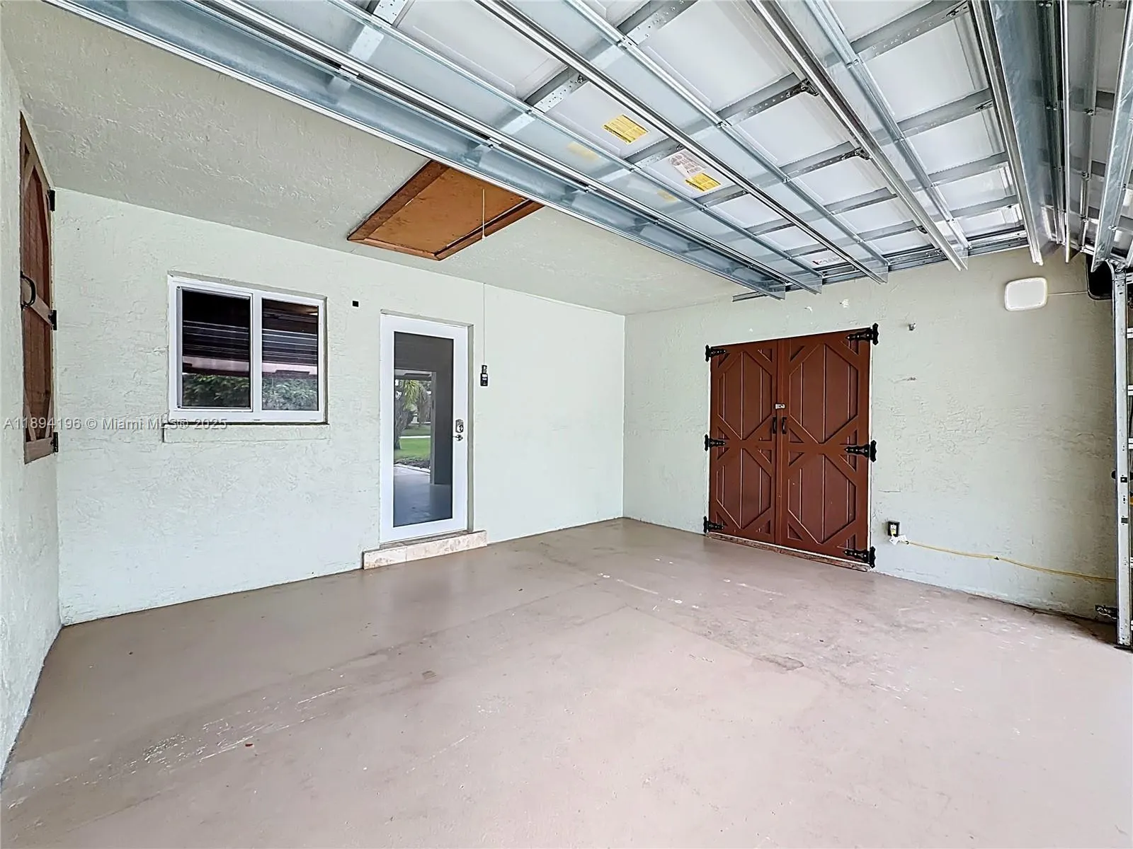 5511 NE 18th Ter