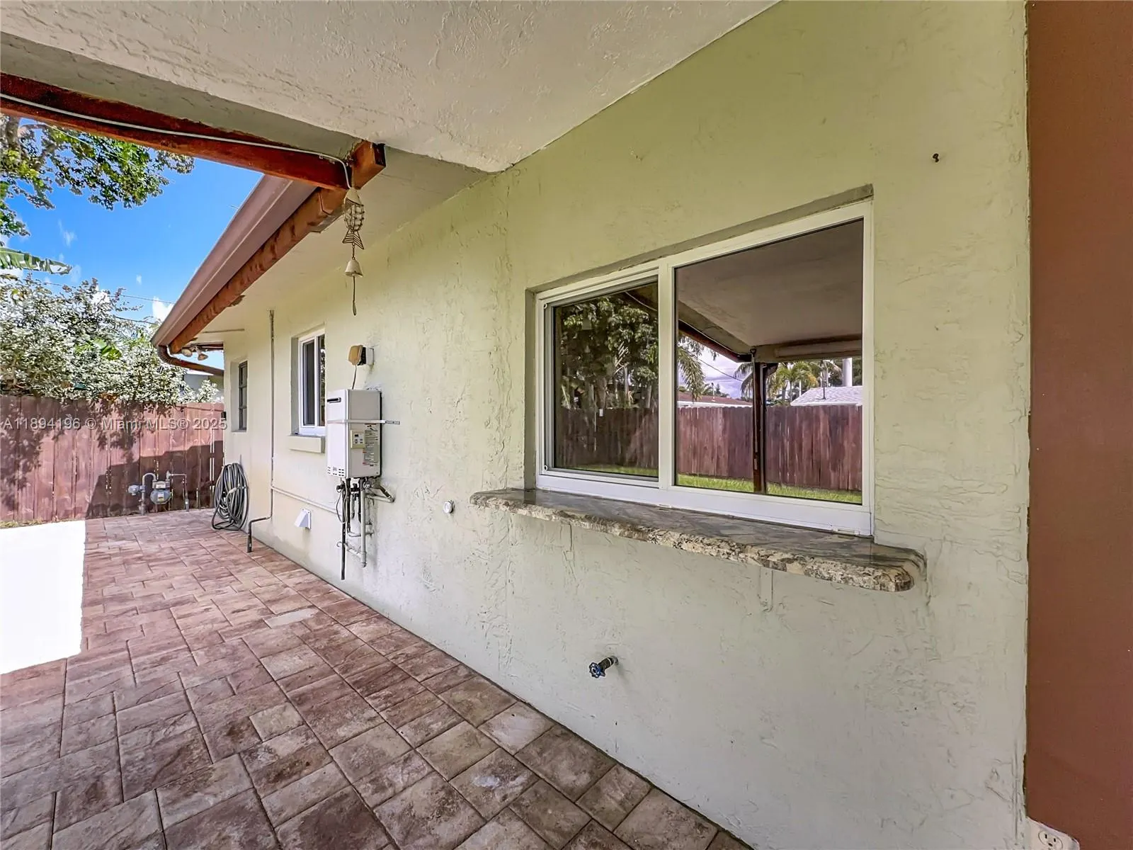 5511 NE 18th Ter