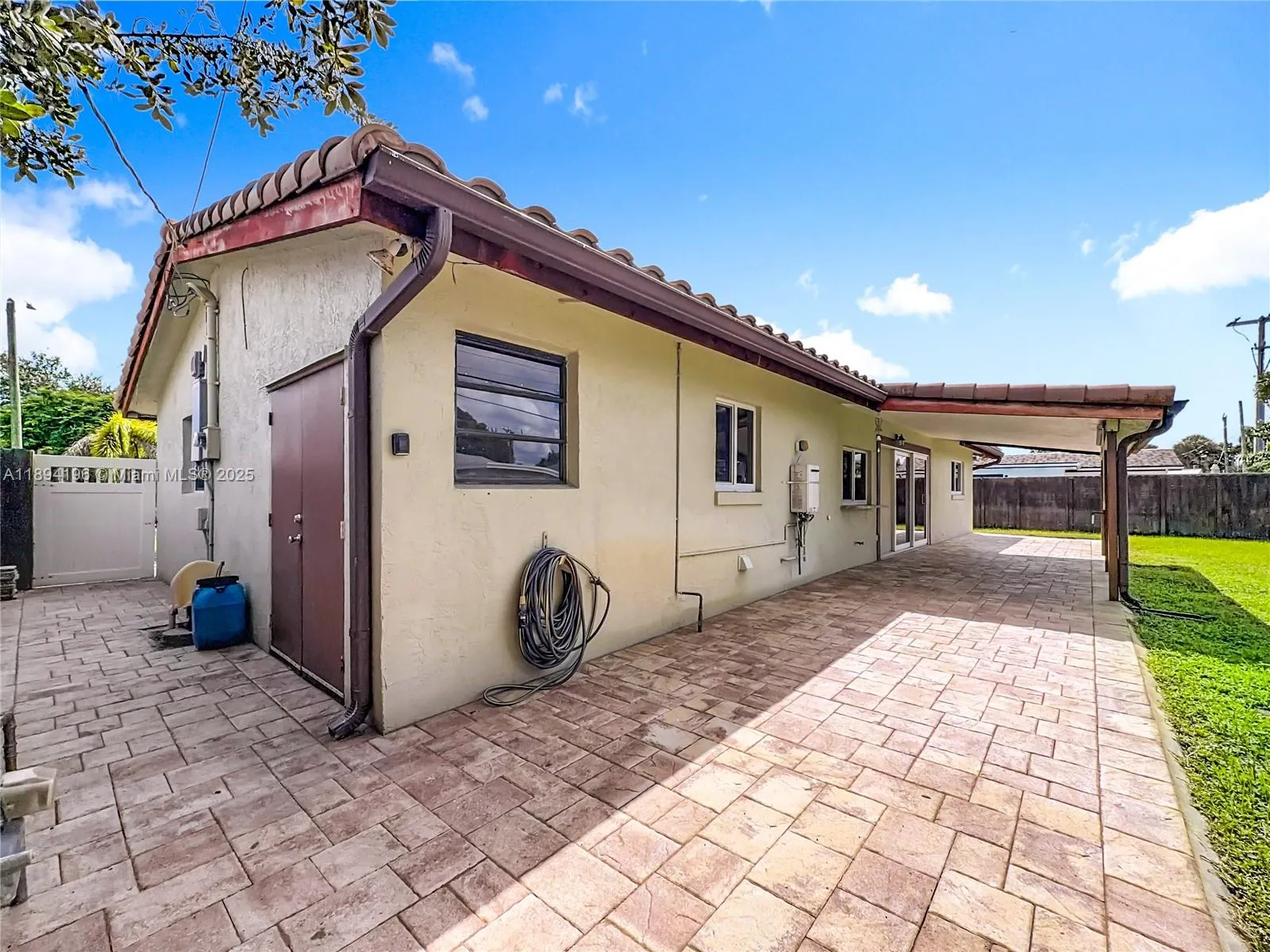 5511 NE 18th Ter