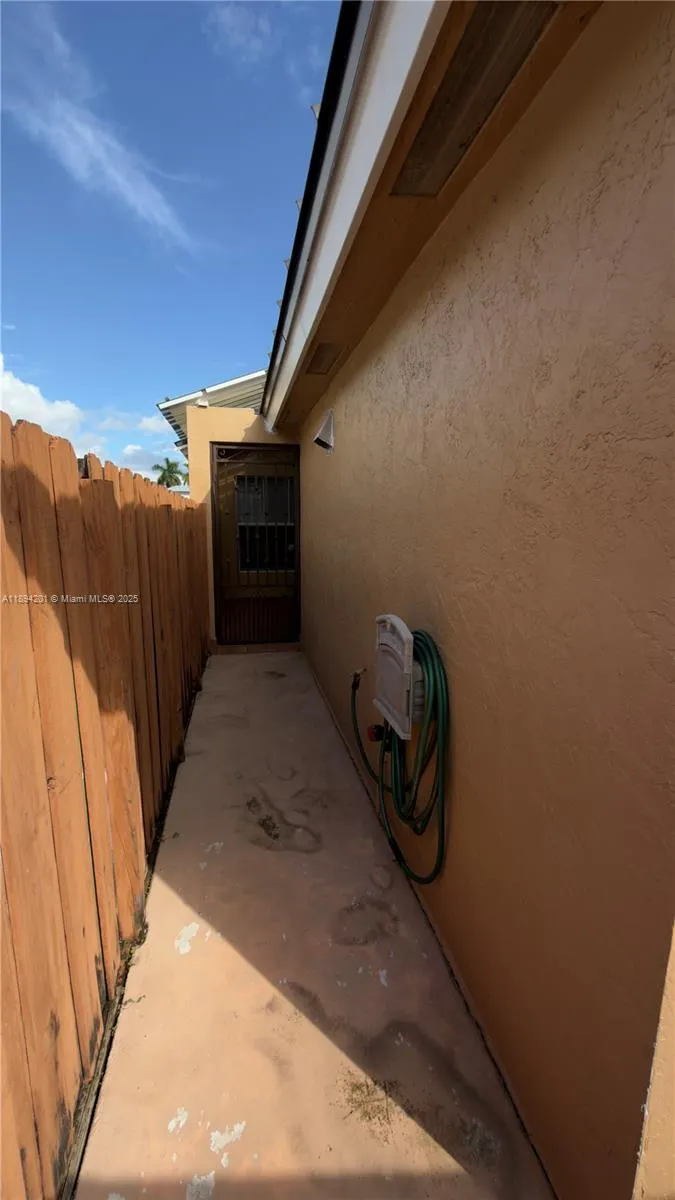 1070 NW 129th Pl