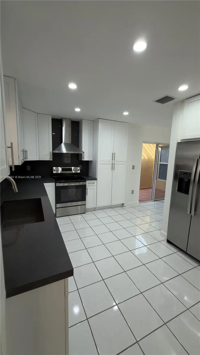 1070 NW 129th Pl