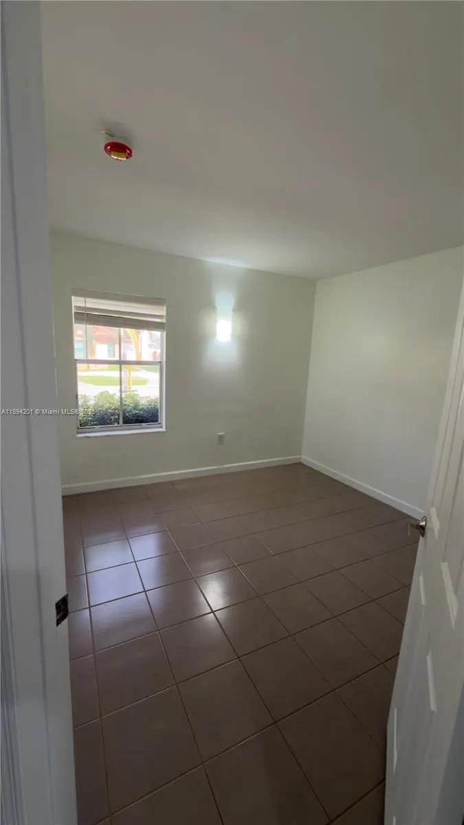 1070 NW 129th Pl