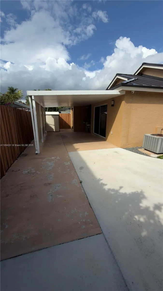1070 NW 129th Pl