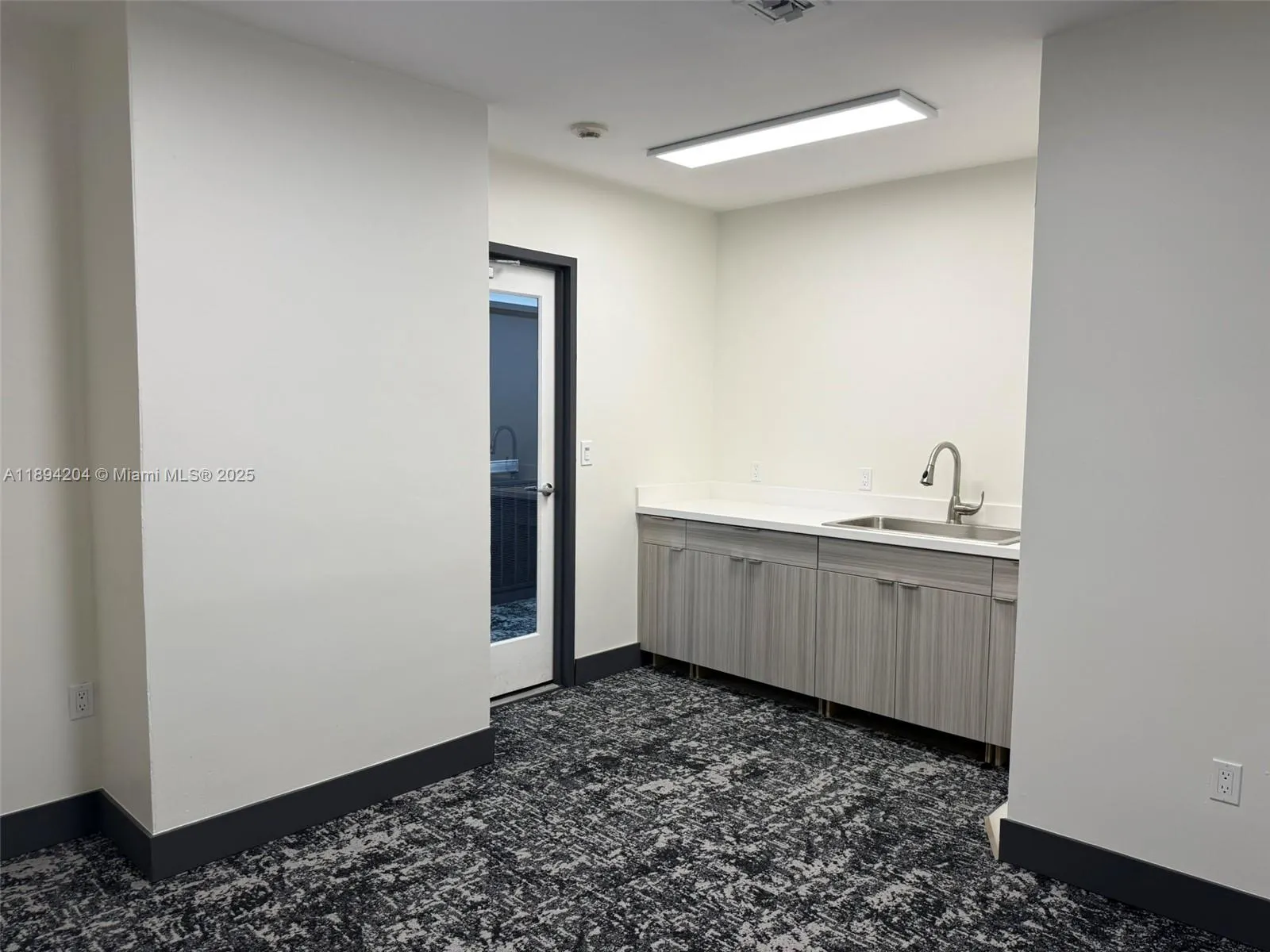 299 Alhambra Cir, #218