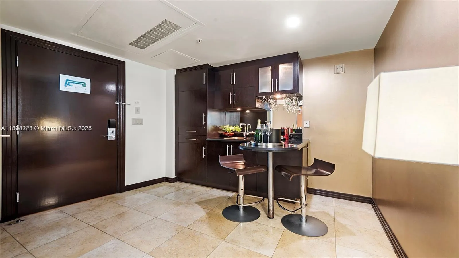 1437 Collins Ave, #327