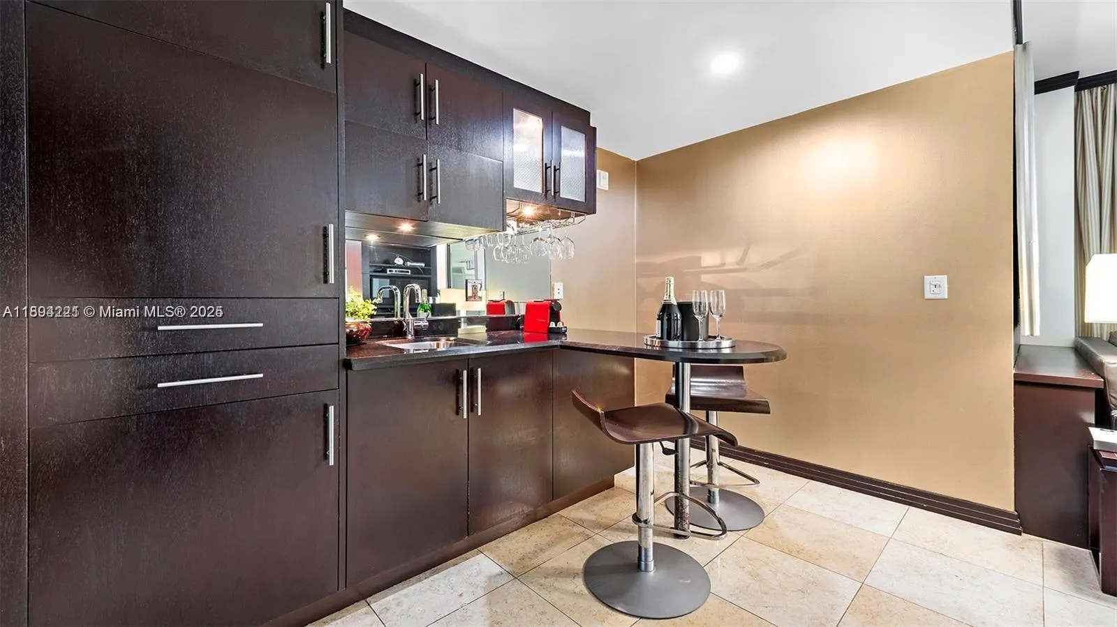 1437 Collins Ave, #327