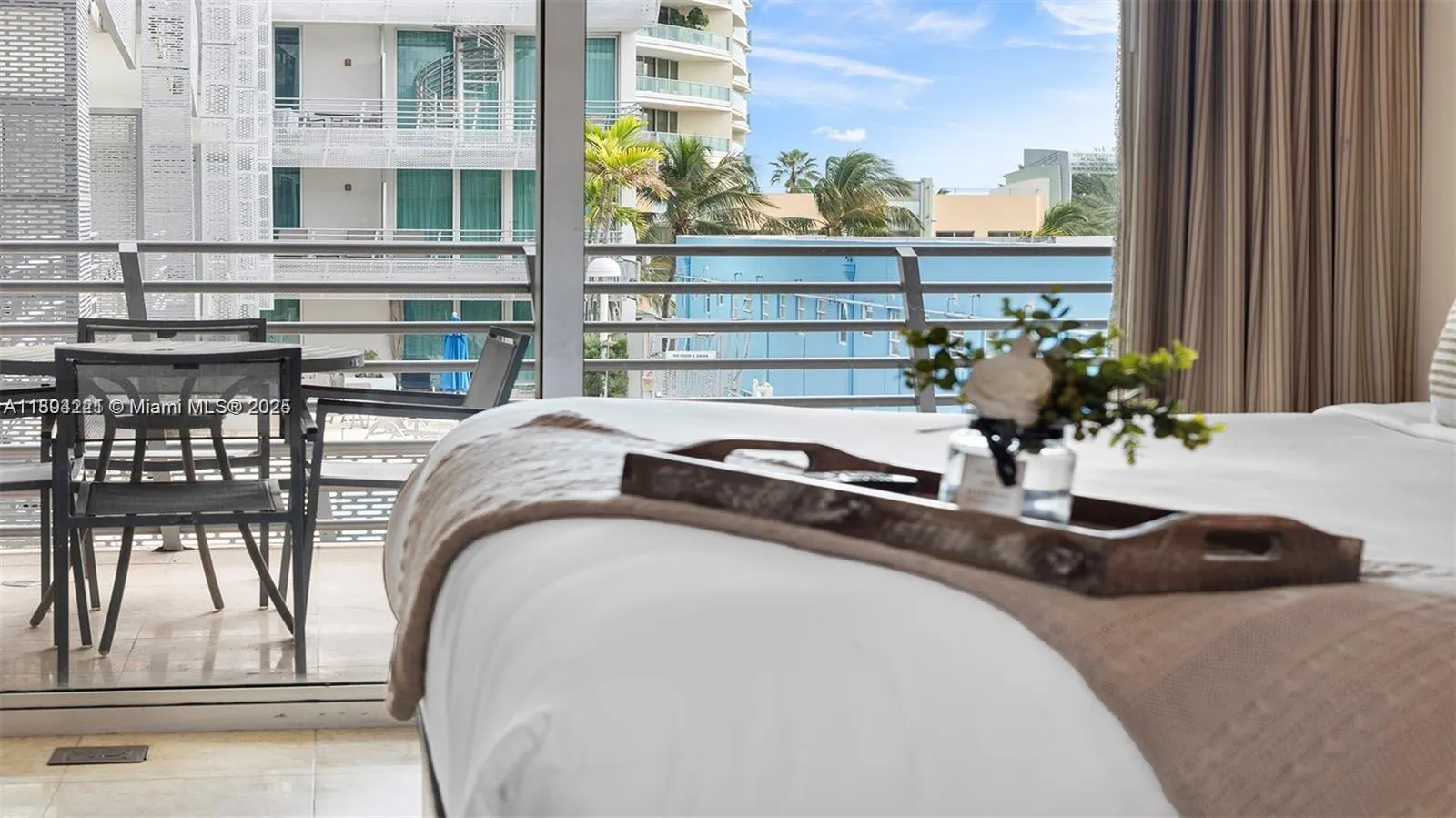1437 Collins Ave, #327