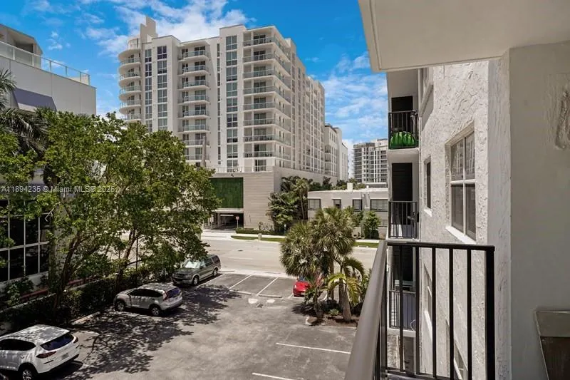 3000 Riomar St, #308