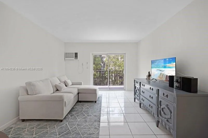 3000 Riomar St, #308