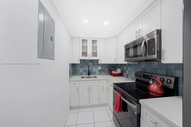 3000 Riomar St, #308