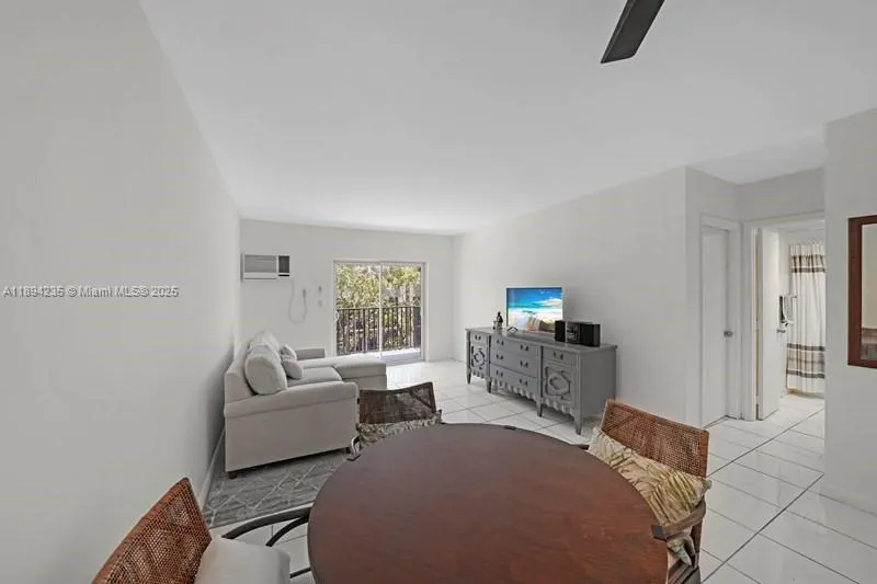 3000 Riomar St, #308