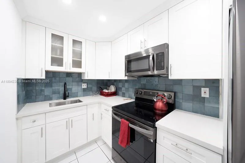3000 Riomar St, #308