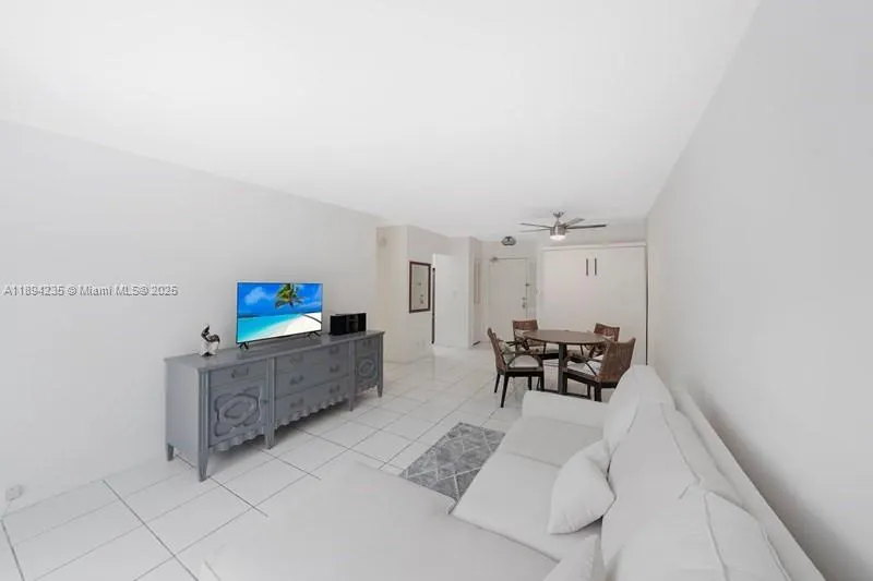 3000 Riomar St, #308