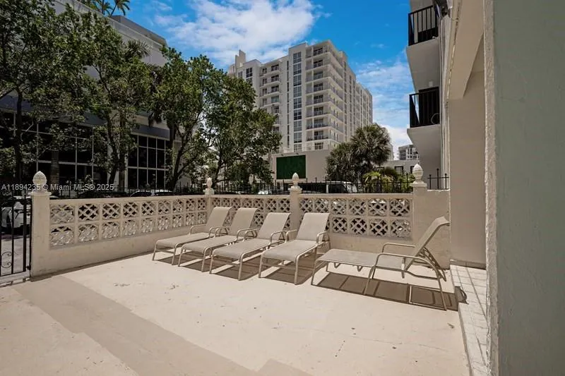 3000 Riomar St, #308