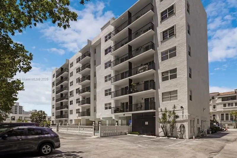 3000 Riomar St, #308