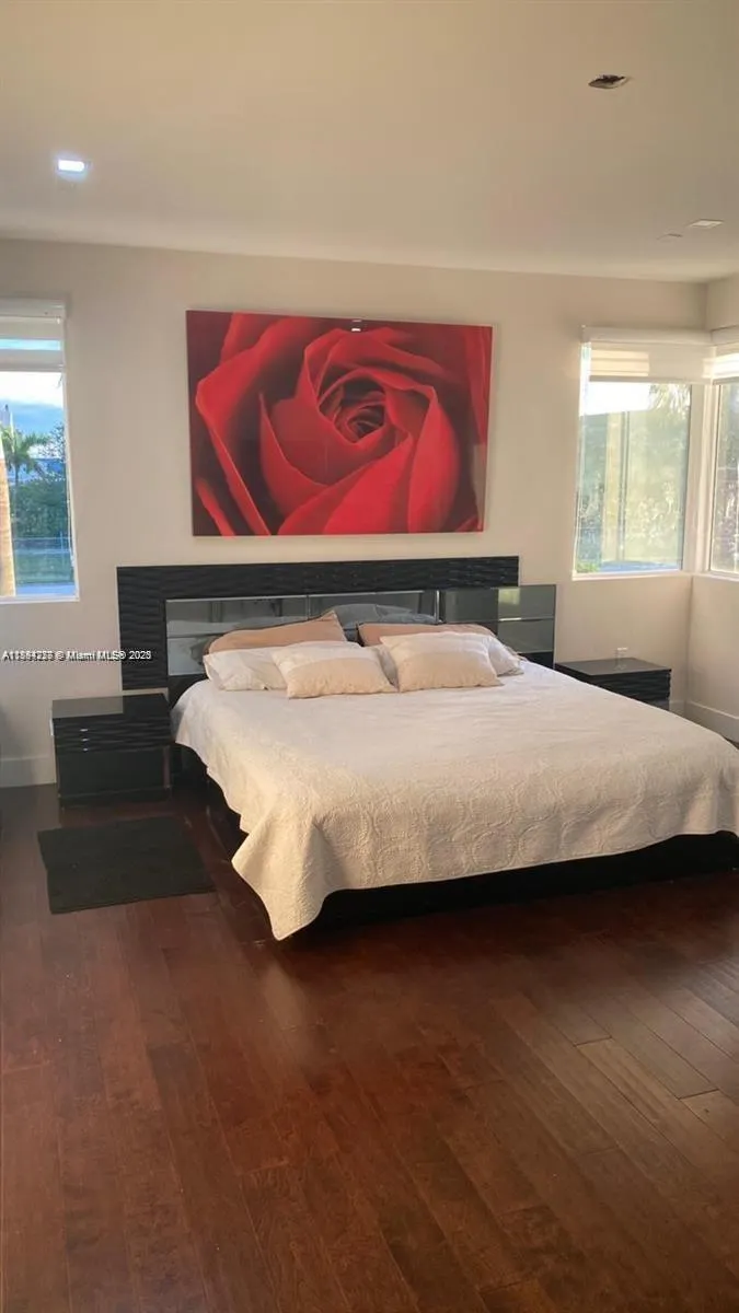 9880 NW 74th Ter