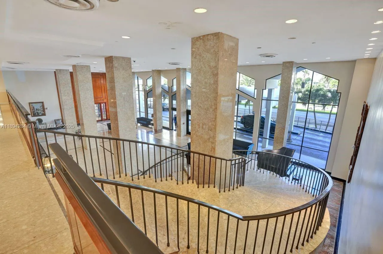5601 Collins Ave, #504