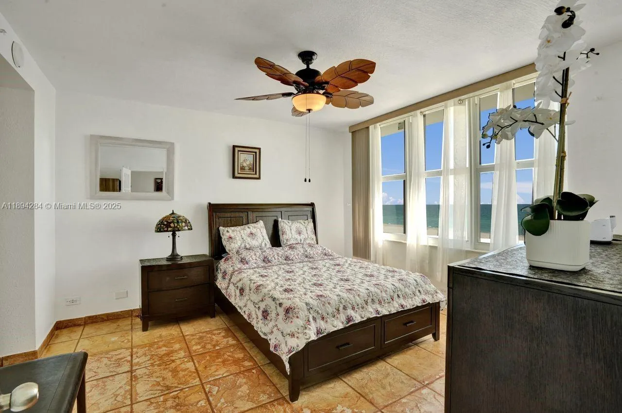 5601 Collins Ave, #504