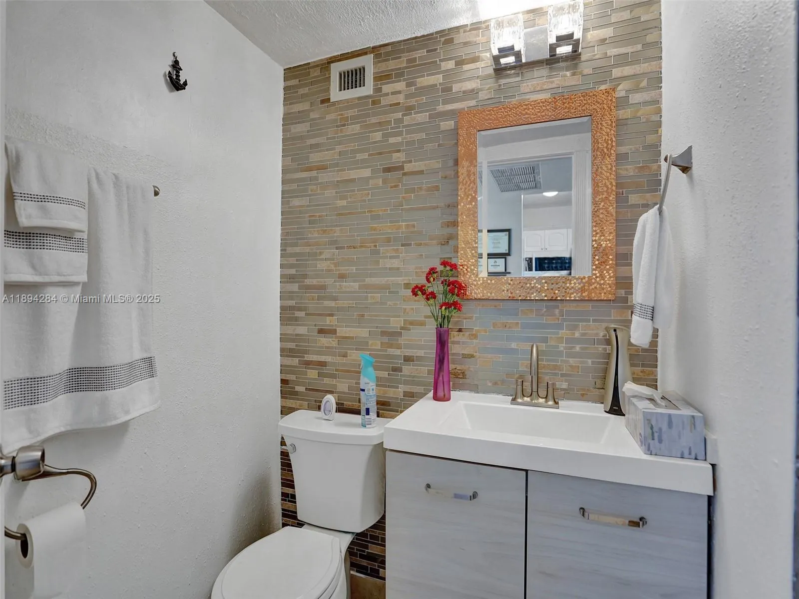 5601 Collins Ave, #504
