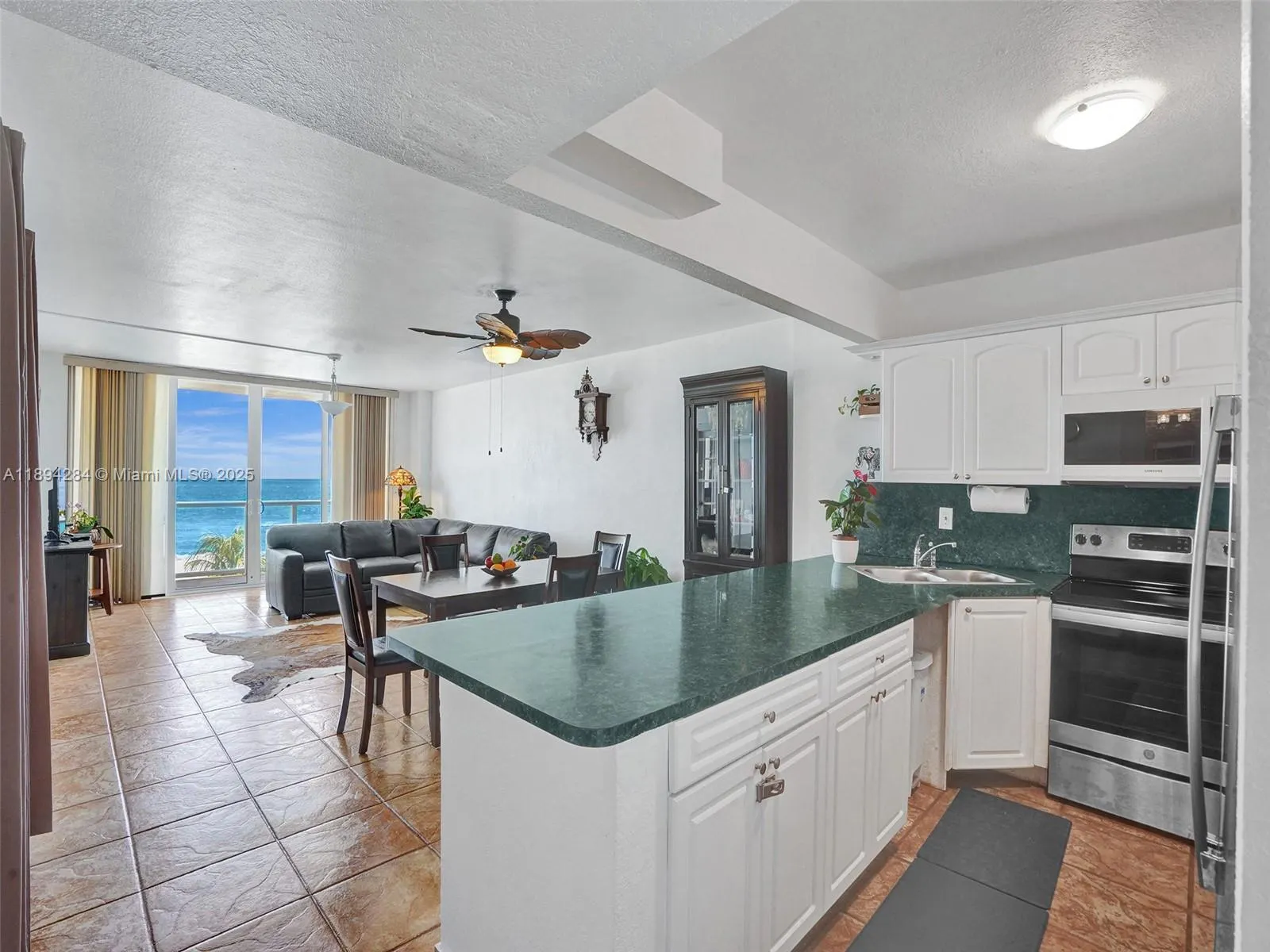 5601 Collins Ave, #504