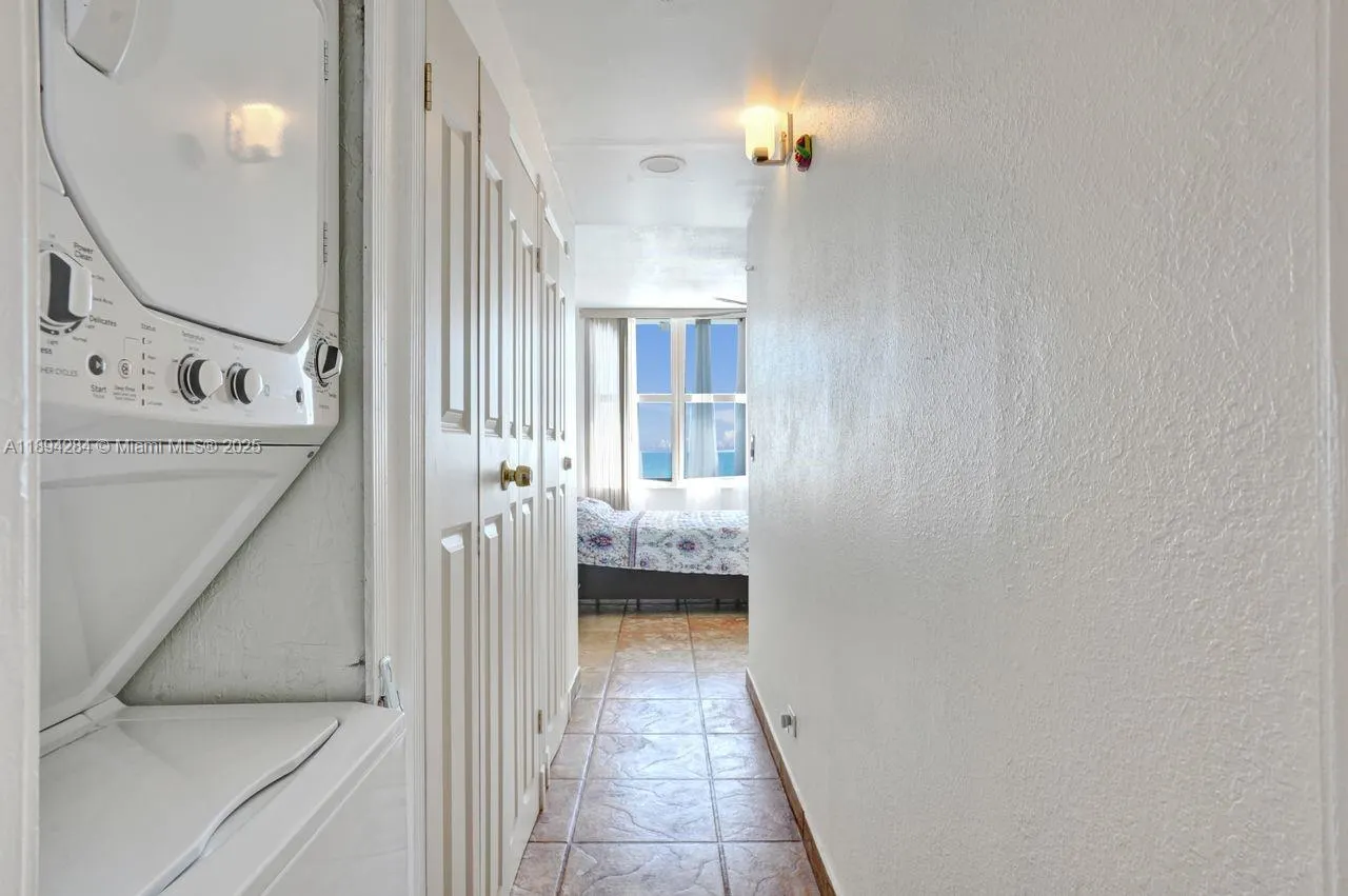 5601 Collins Ave, #504