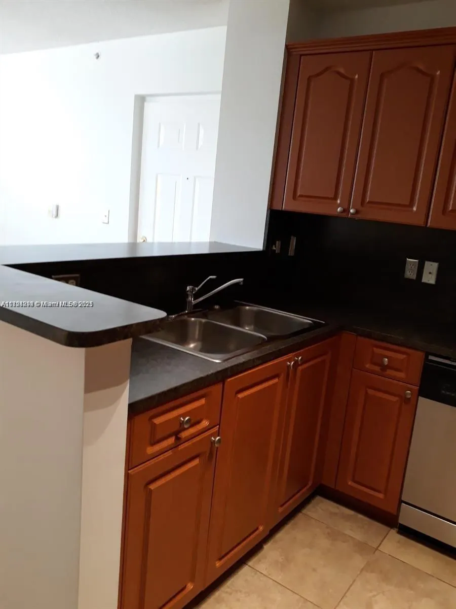 2123 Renaissance Blvd, #207