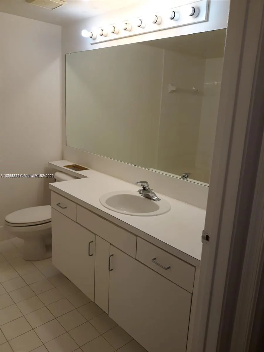 2123 Renaissance Blvd, #207