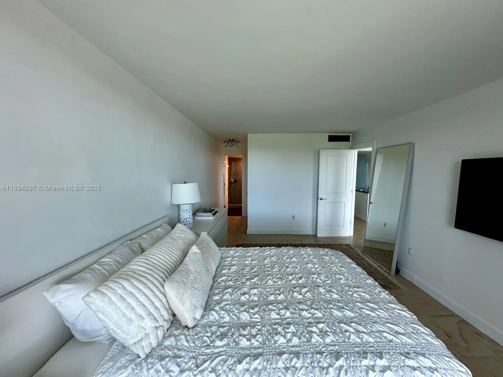 8233 Harding Ave, #403