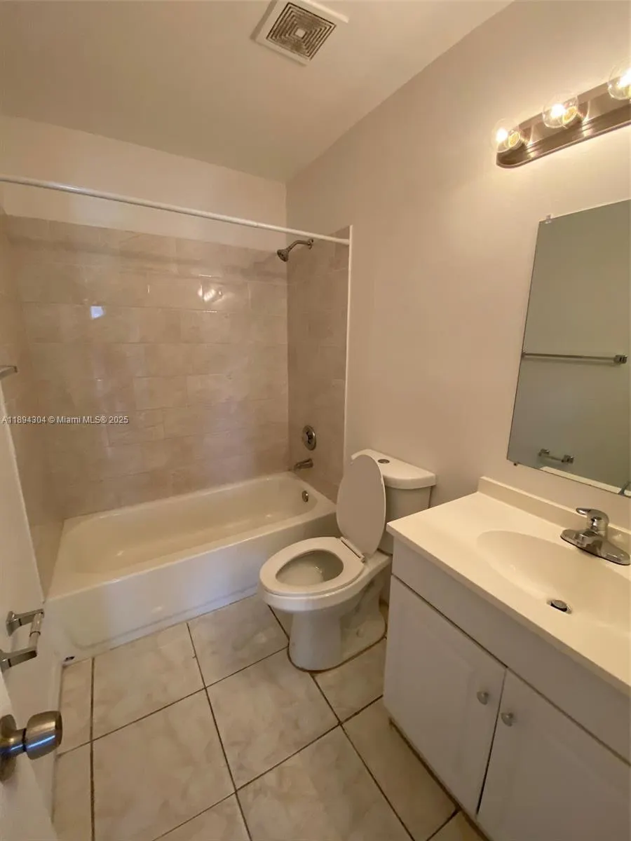 717 NW 5th Ave, #1
