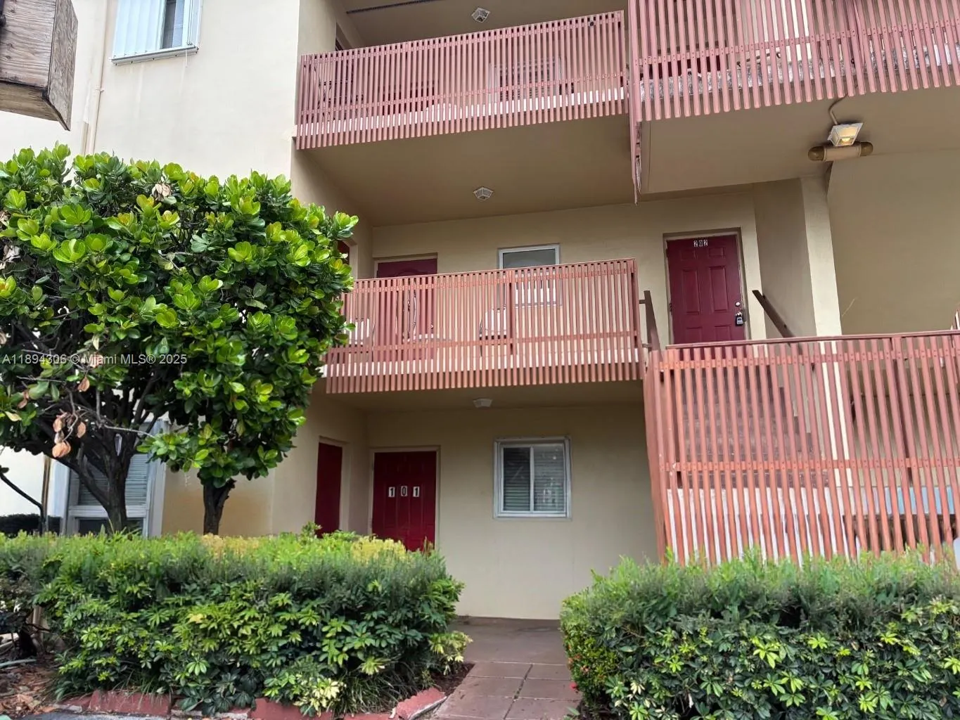 200 S Waterway Dr S, #101