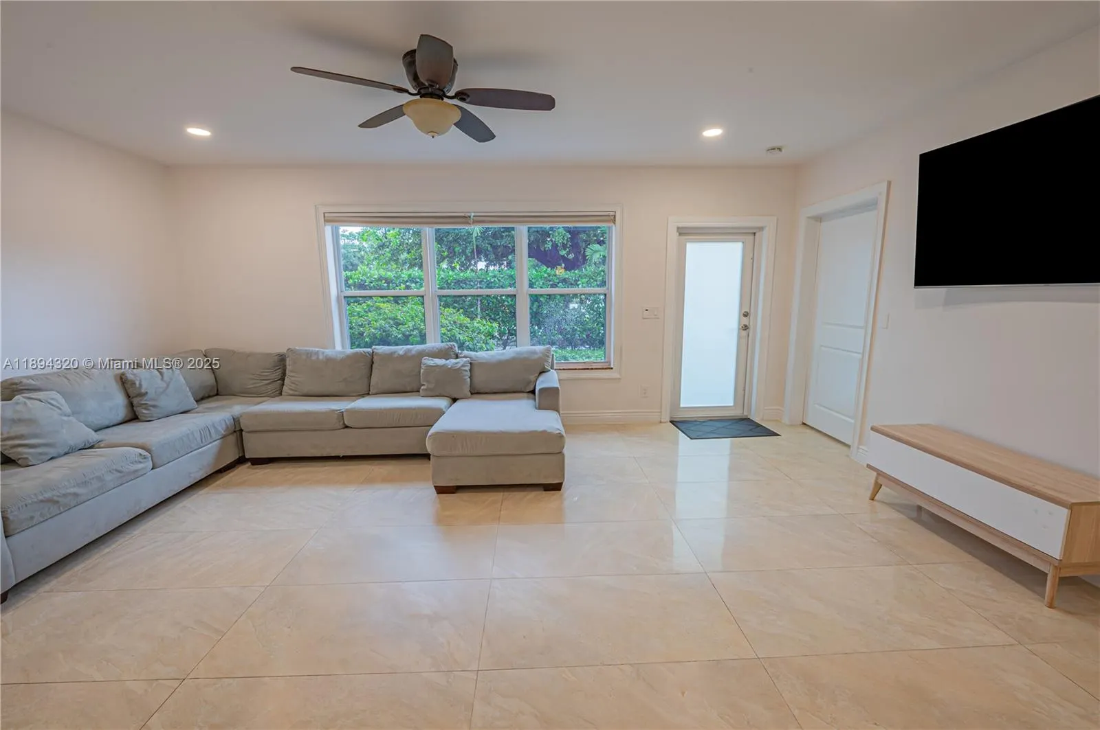 735 NW 122nd St