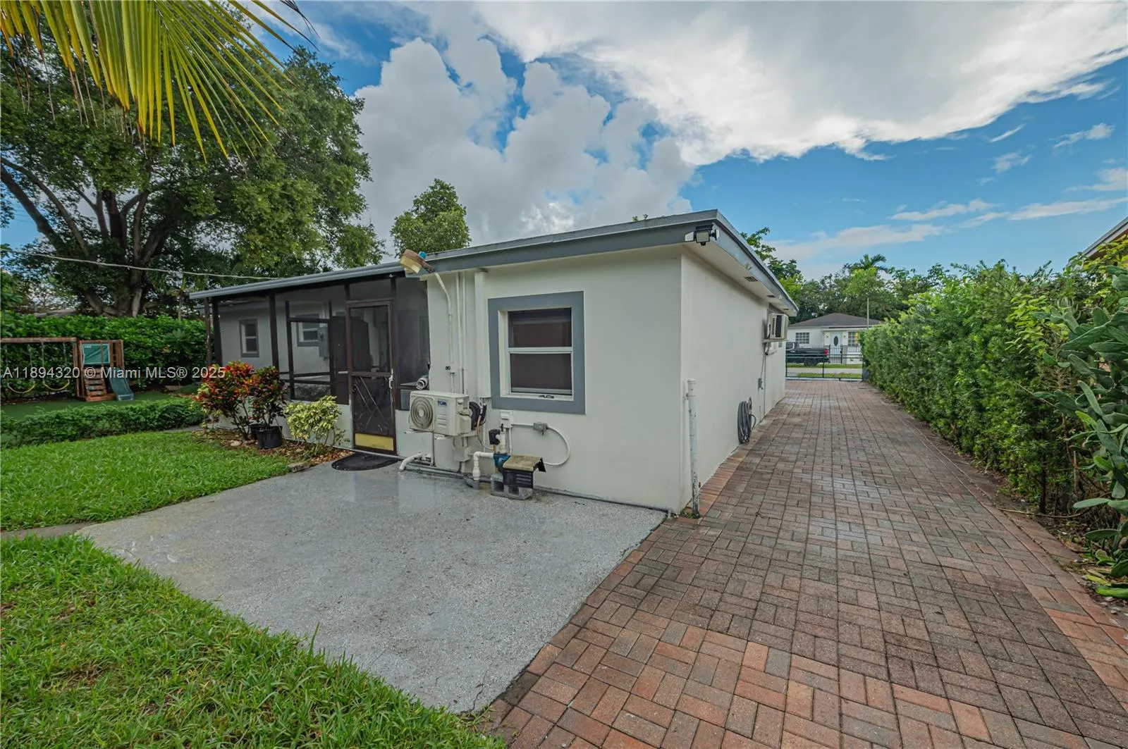 735 NW 122nd St