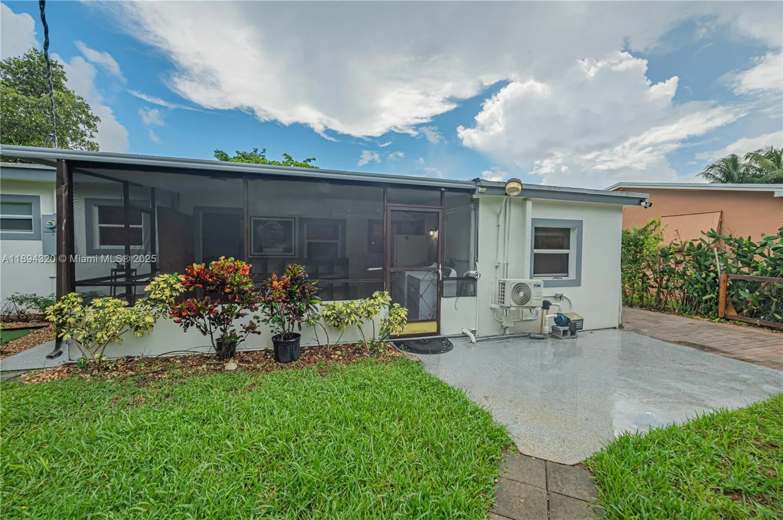 735 NW 122nd St