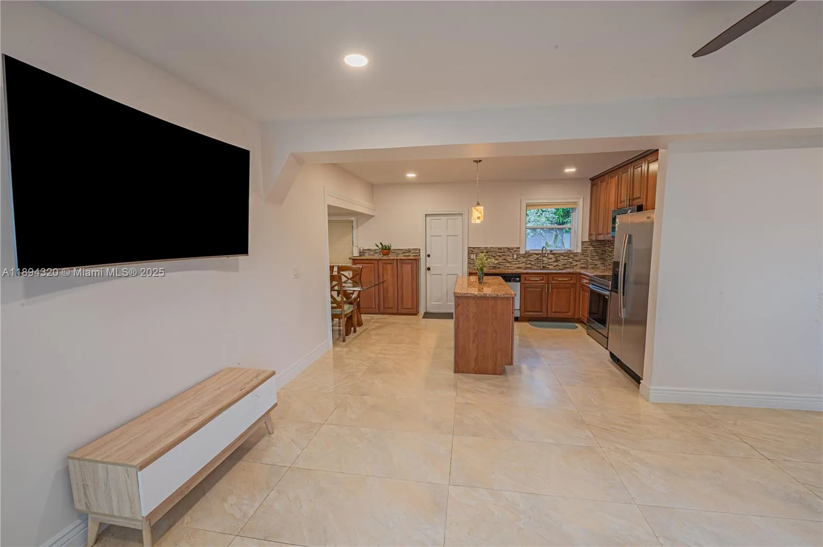 735 NW 122nd St