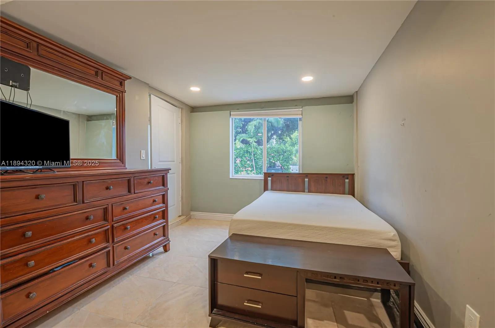 735 NW 122nd St