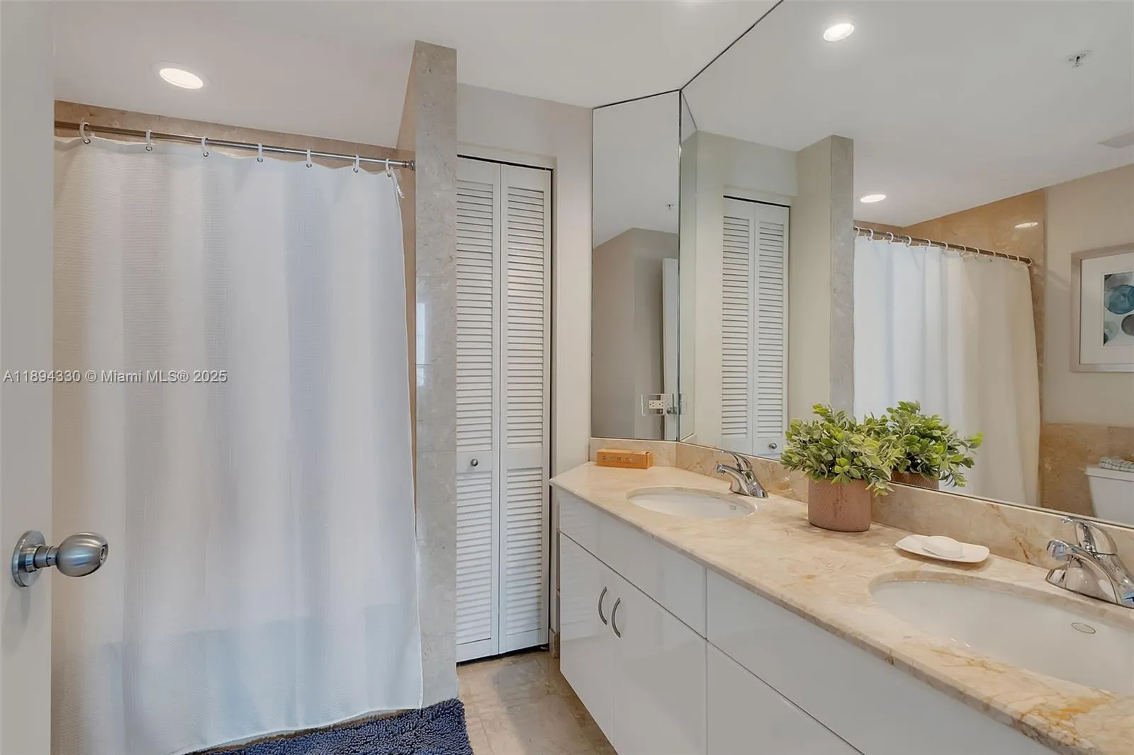 801 Brickell Key Blvd, #1601