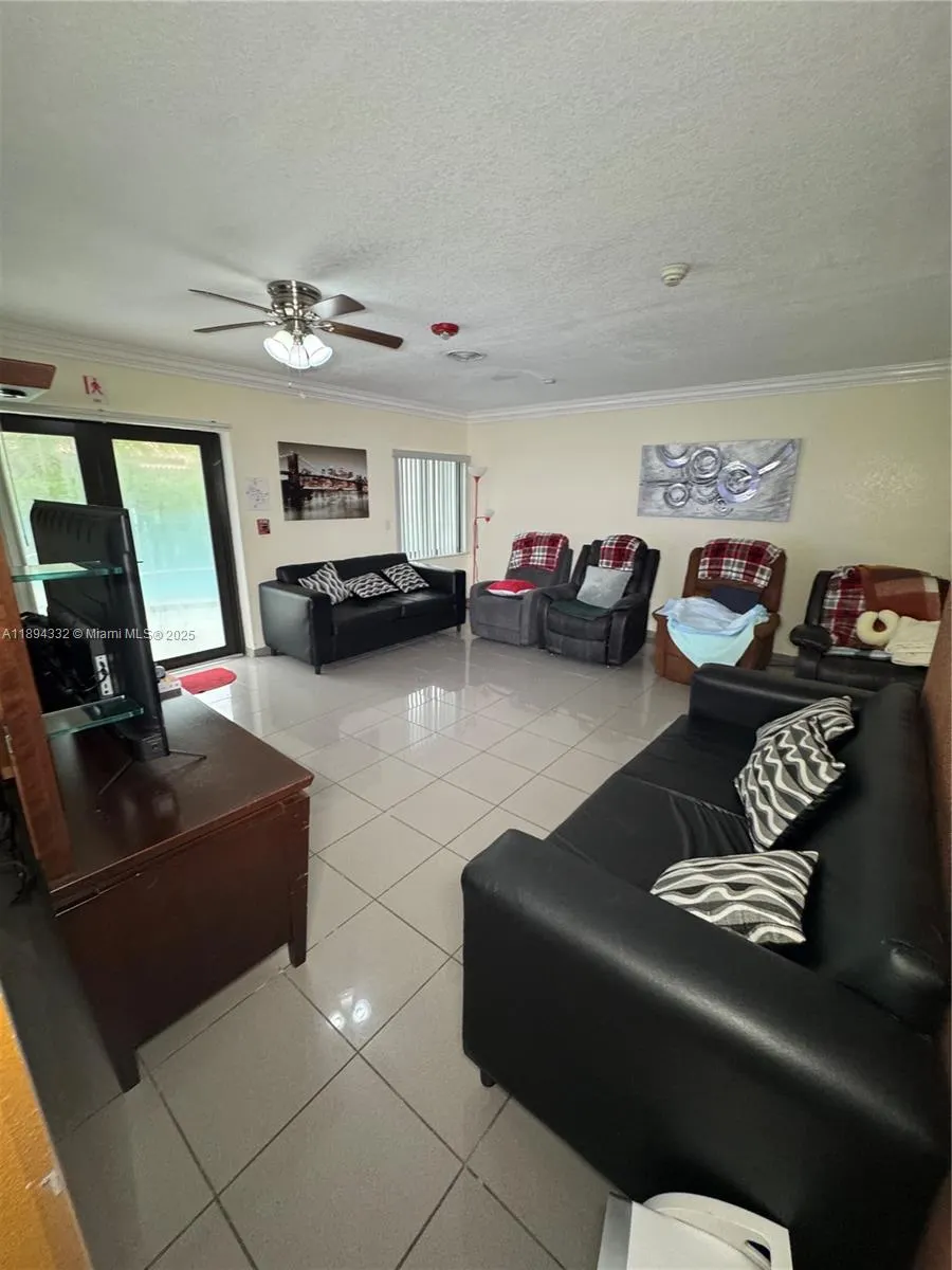 8275 SW 47th Ter