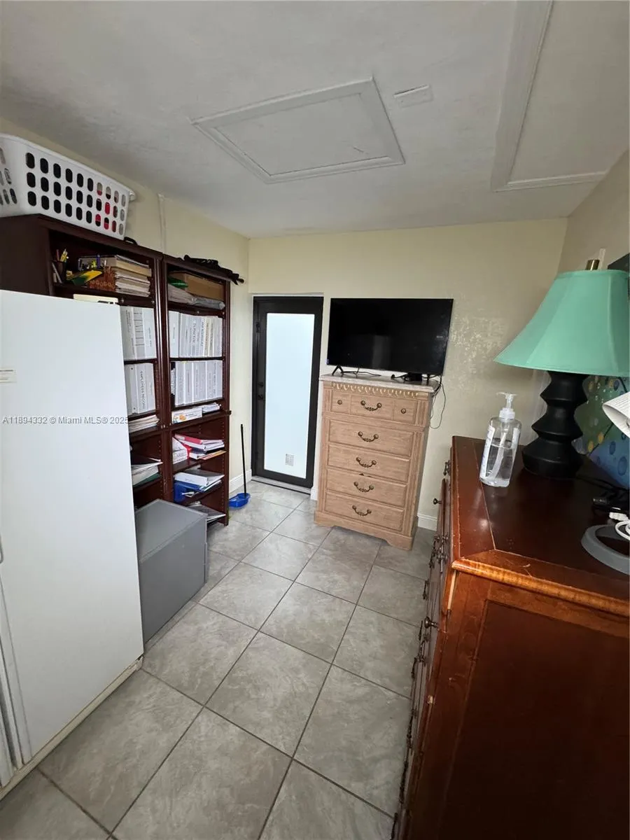 8275 SW 47th Ter