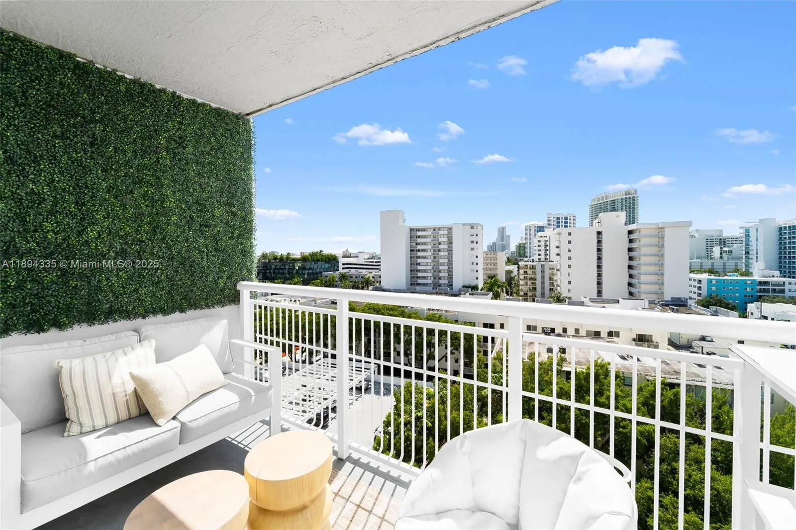 1688 West Ave, #1004