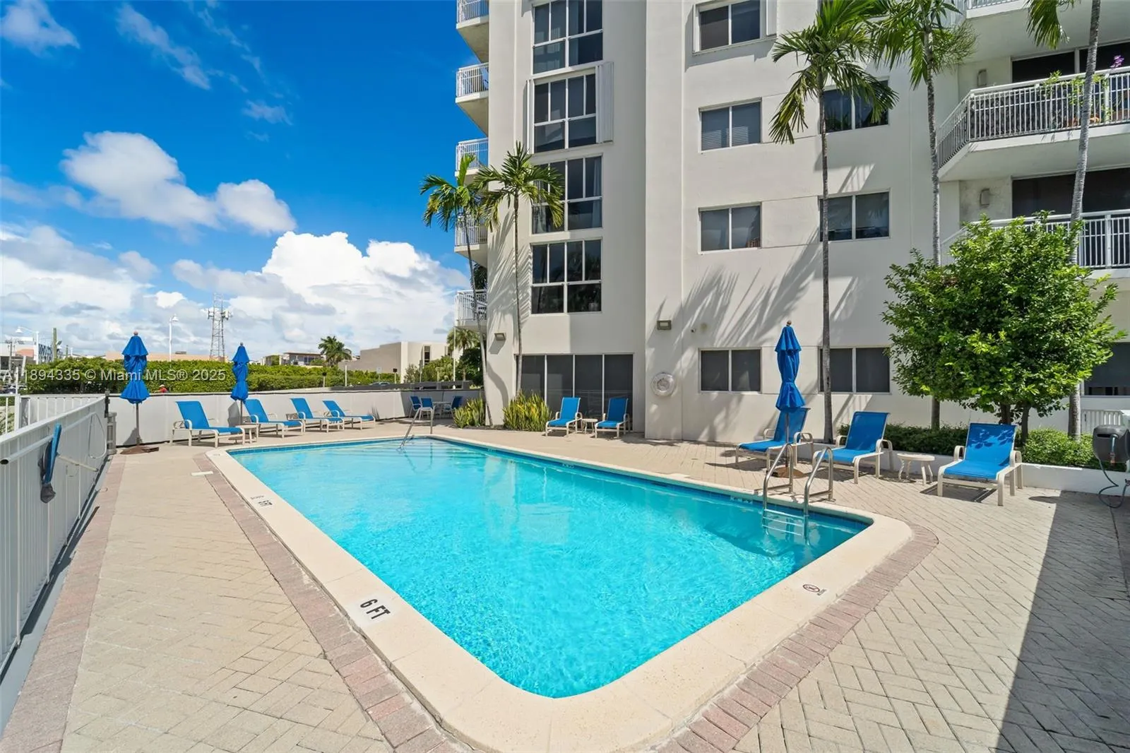 1688 West Ave, #1004