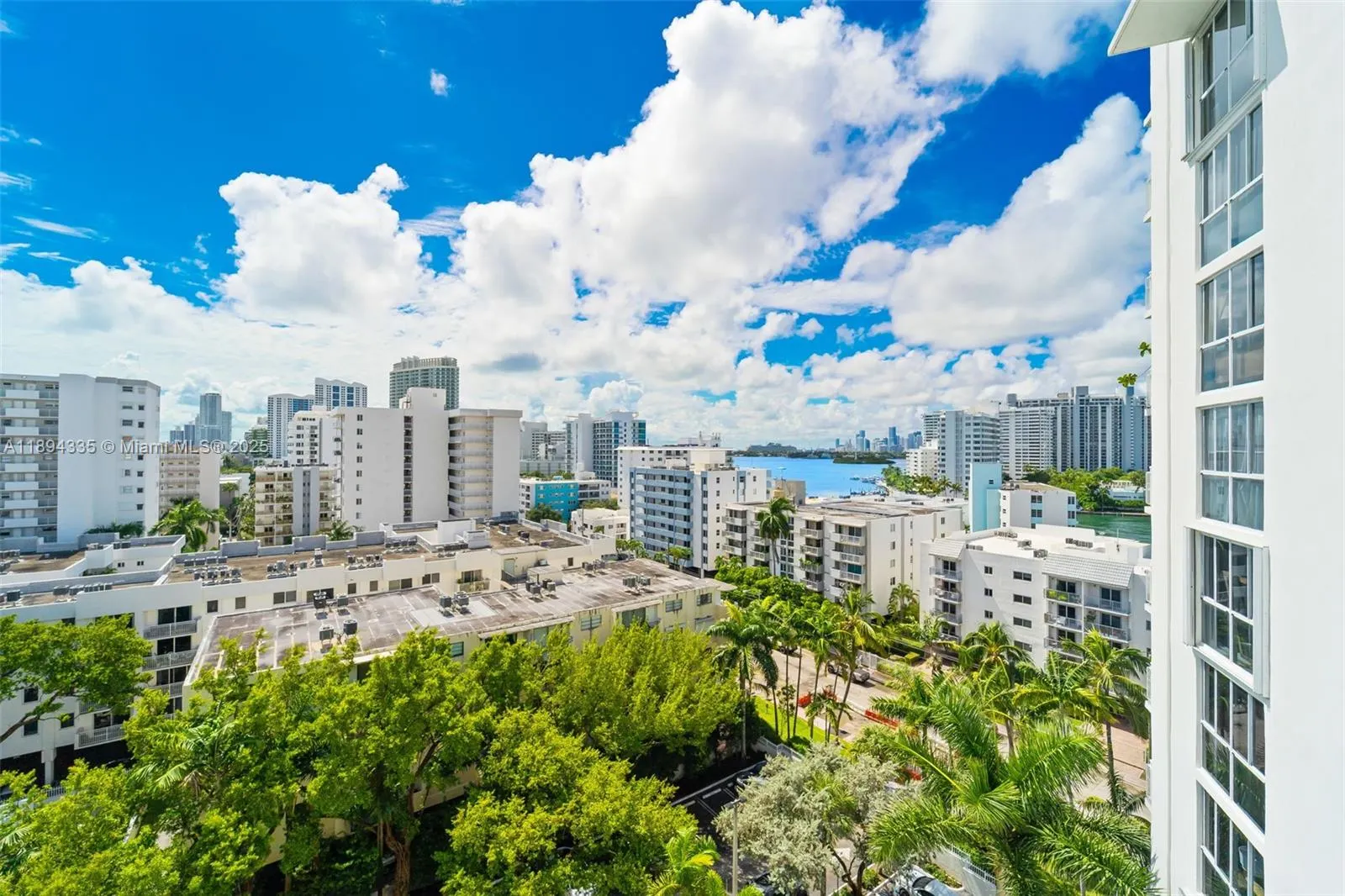1688 West Ave, #1004