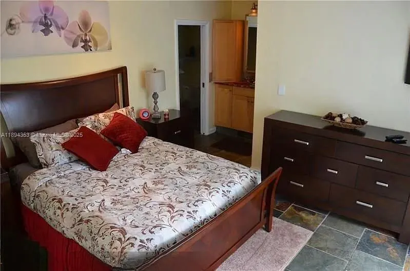 1217 NE 16th, #2
