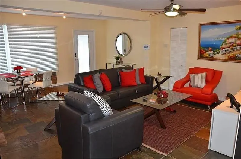 1217 NE 16th, #2