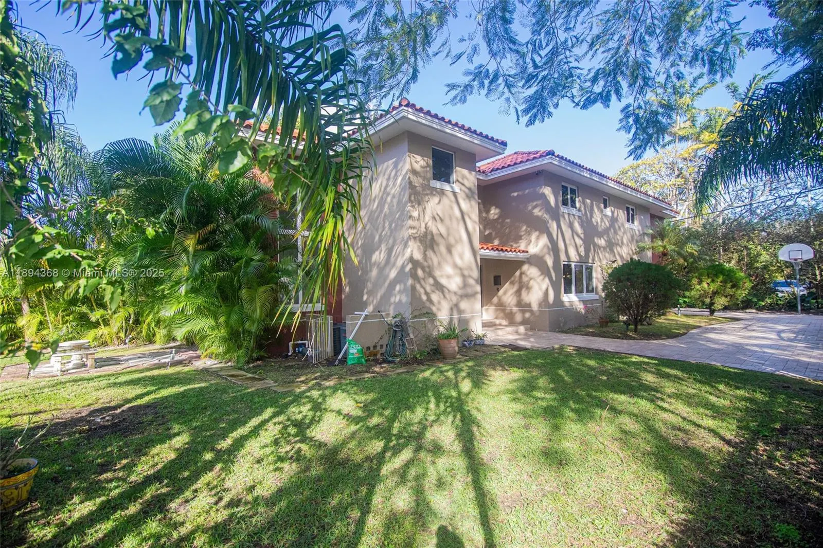 1543 Dorado Ave