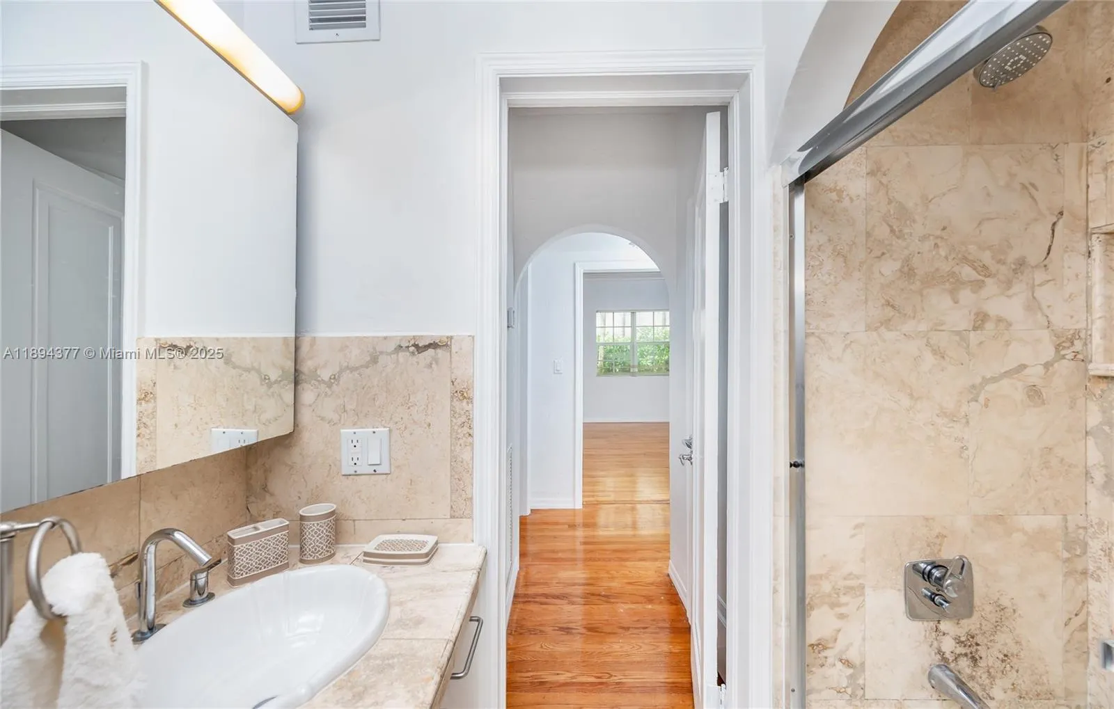 32 Calabria Ave, #2
