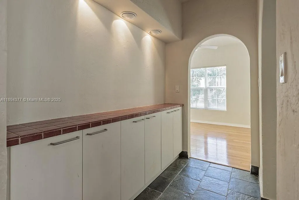 32 Calabria Ave, #2