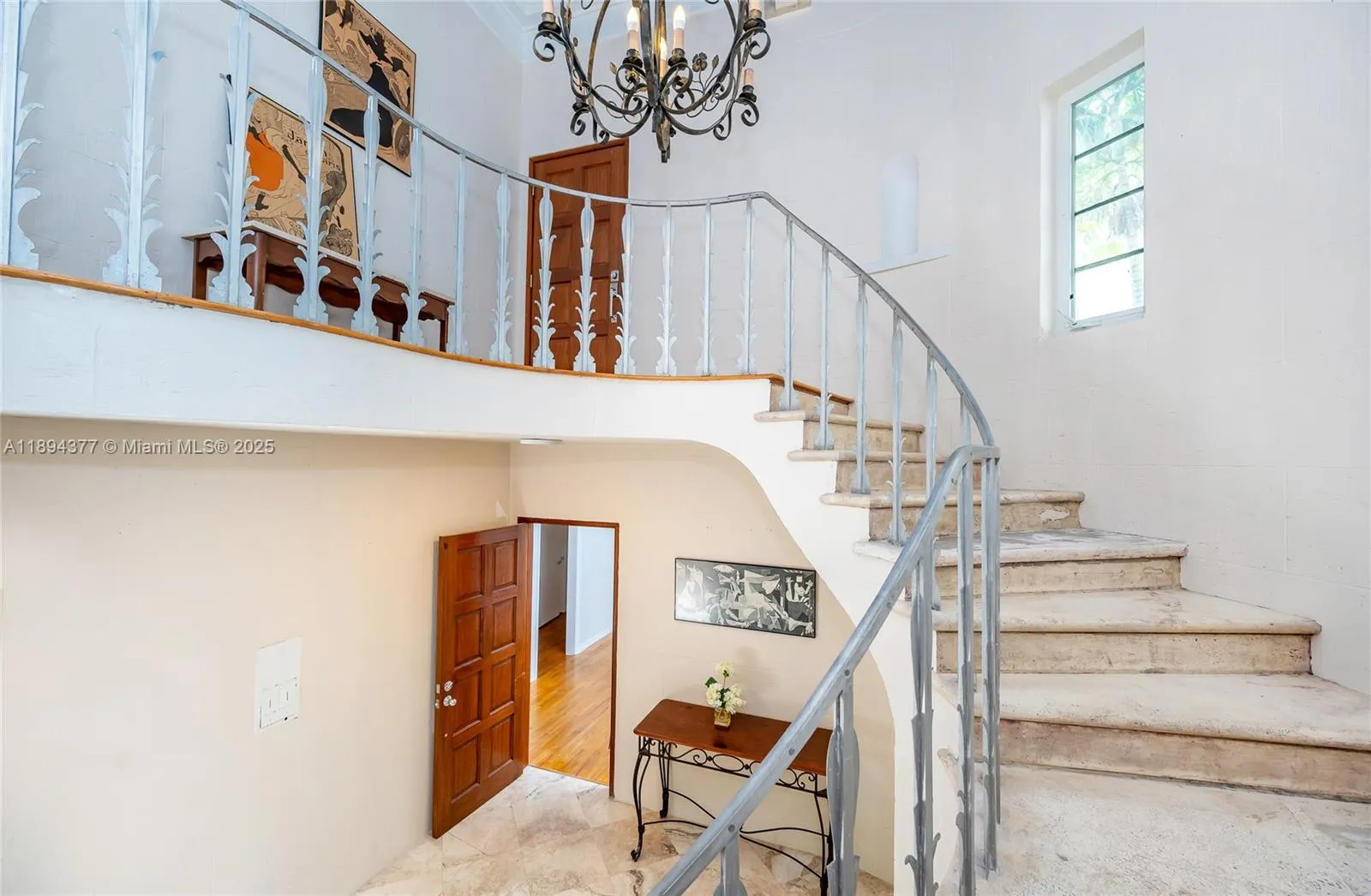 32 Calabria Ave, #2