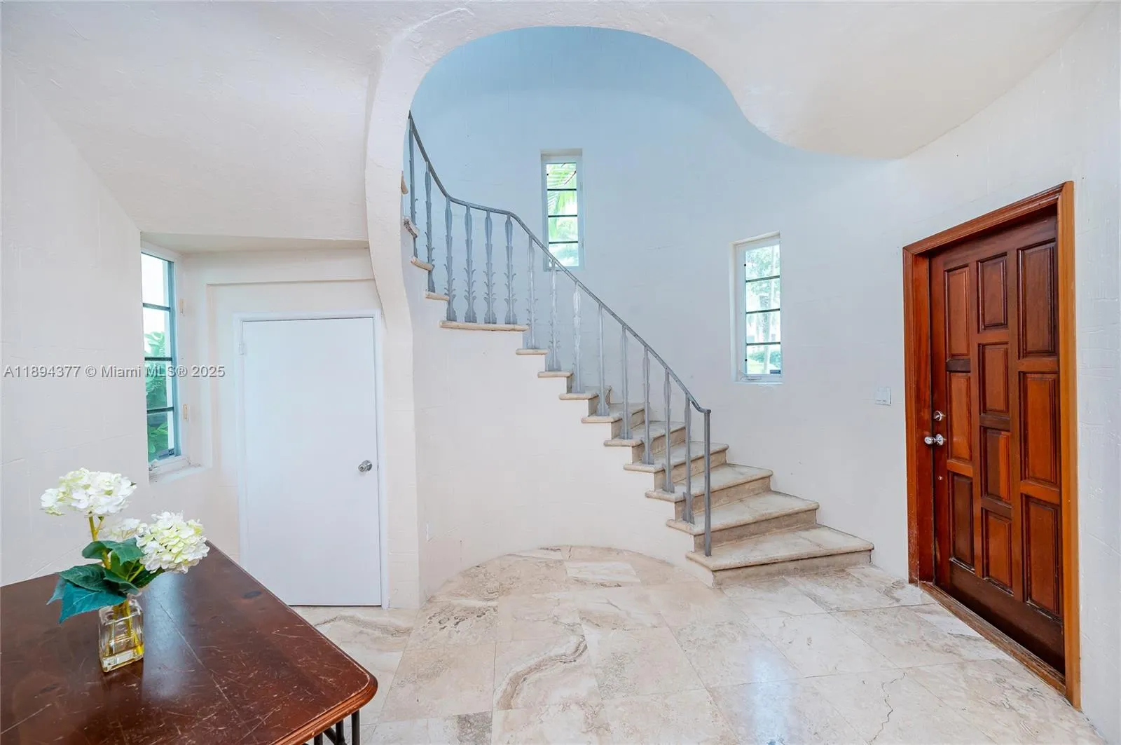 32 Calabria Ave, #2